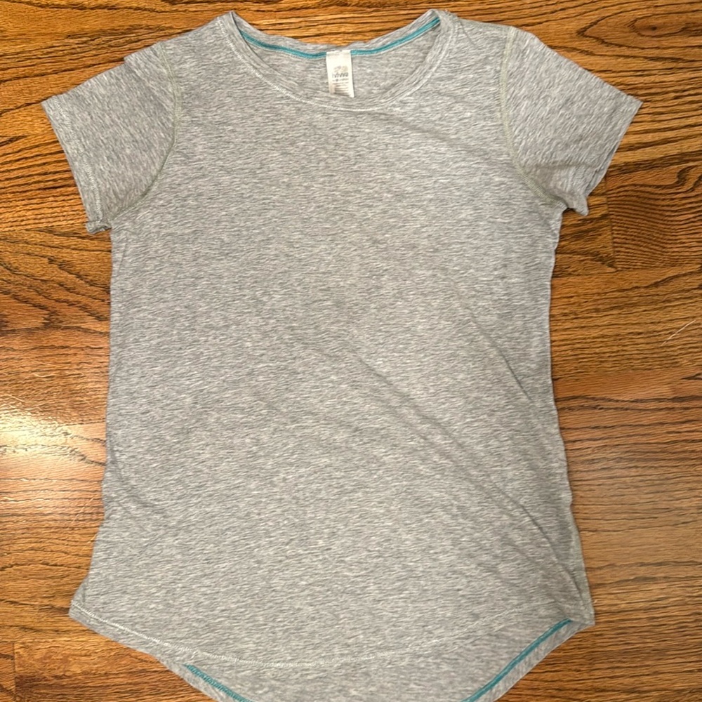 Ivivva(kids lululemon discontinued) grey athletic shirt